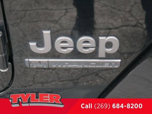 Used 2021 Jeep Wrangler Sport AWD/4WD image 12