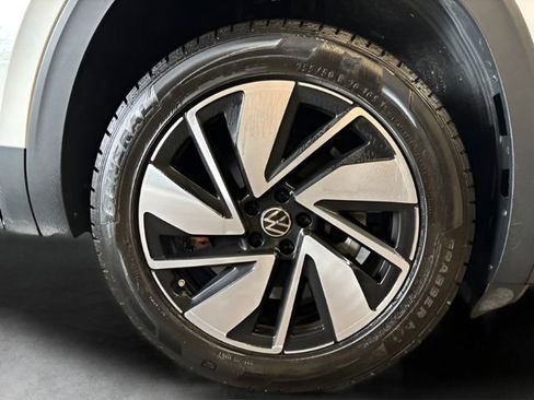 Used 2025 Volkswagen Atlas SE AWD/4WD image 41