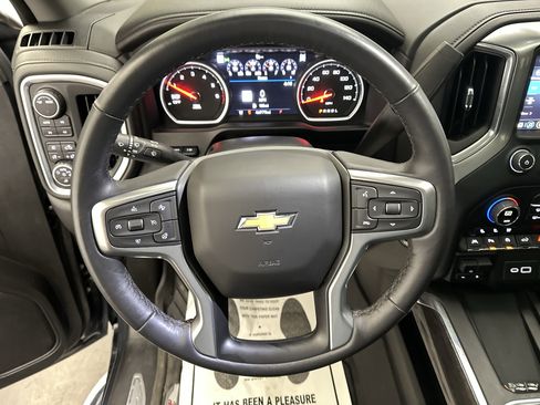 Used 2022 Chevrolet Silverado 1500 LTZ w/ LTZ Premium Package image 30