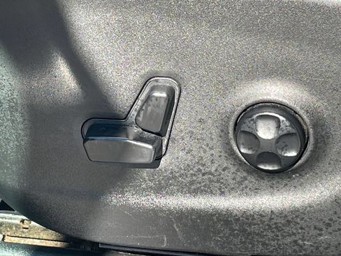 Used 2017 Jeep Cherokee Limited AWD/4WD image 22