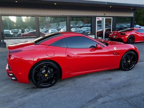 Used 2014 Ferrari California image 94