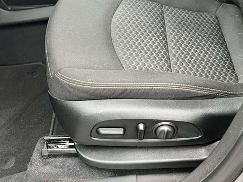 Used 2020 GMC Terrain SLE w/ Driver Convenience Package image 19