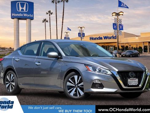 Used 2020 Nissan Altima 2.5 SV FWD image 1
