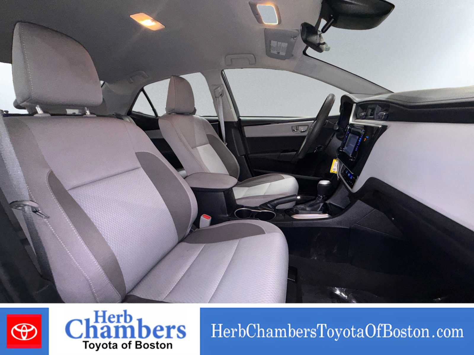 Used 2018 Toyota Corolla LE w/ Carpet Mat Package (TMS) FWD image 17