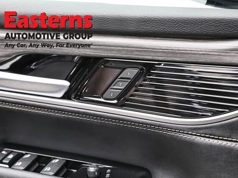 Used 2024 Jeep Wagoneer Series III w/ Premium Group I AWD/4WD image 22