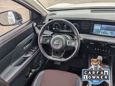 Used 2025 Nissan Kicks SR AWD/4WD image 15
