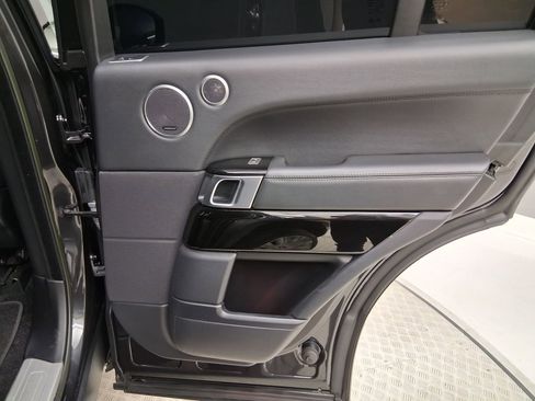 Used 2015 Land Rover Range Rover Supercharged image 32