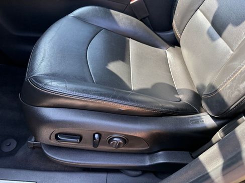 Used 2019 Chevrolet Equinox Premier image 24