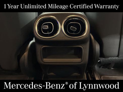 Used 2025 Mercedes-Benz GLC 300 4MATIC image 29