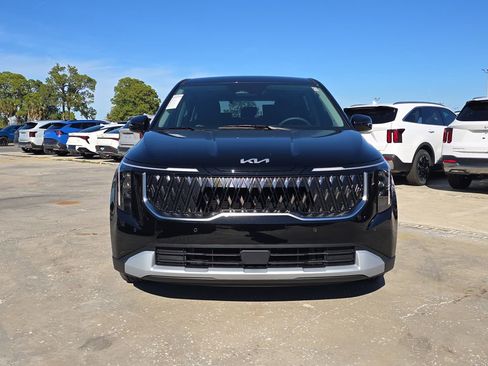 New 2026 Kia Carnival FWD image 3