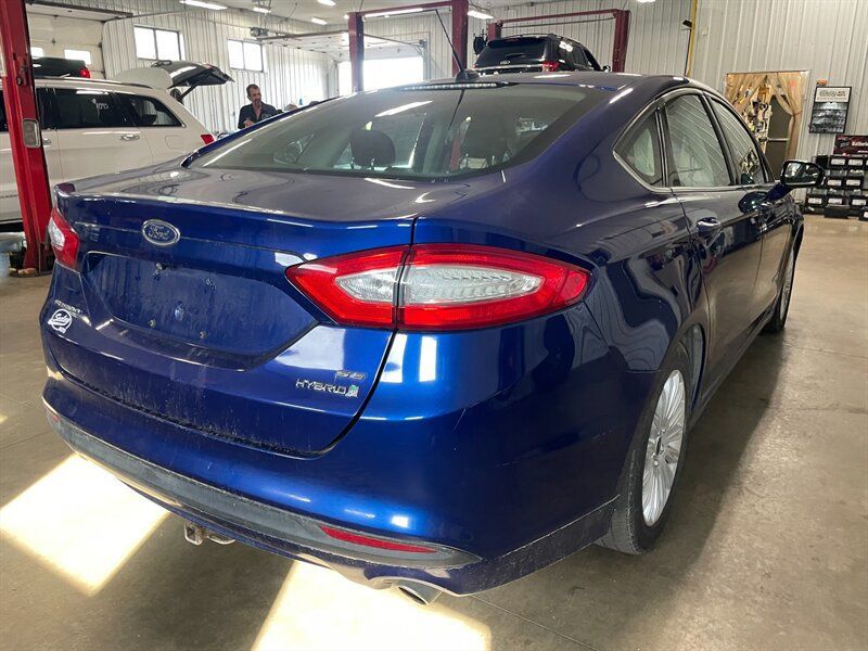 Used 2015 Ford Fusion SE FWD image 6