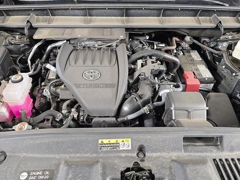 Used 2024 Toyota Highlander Platinum AWD/4WD image 14