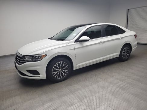Used 2020 Volkswagen Jetta SE w/ SE Cold Weather Package FWD image 2