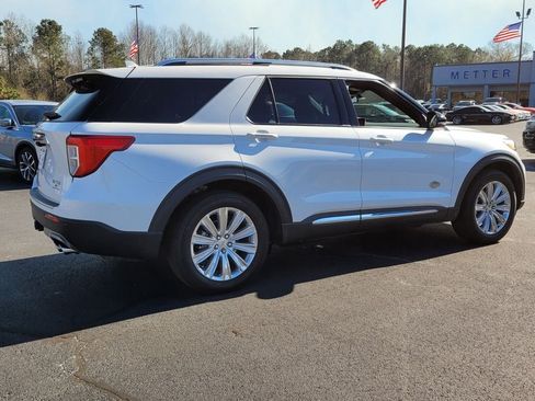 Used 2024 Ford Explorer King Ranch w/ Technology Package RWD image 13