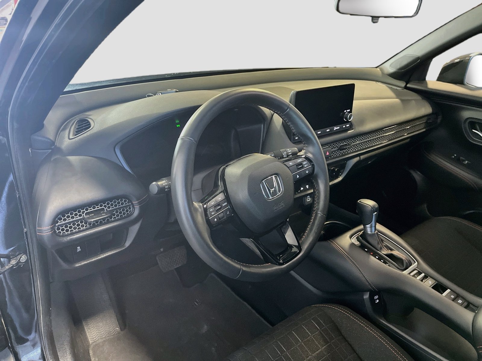 Used 2024 Honda HR-V Sport image 9