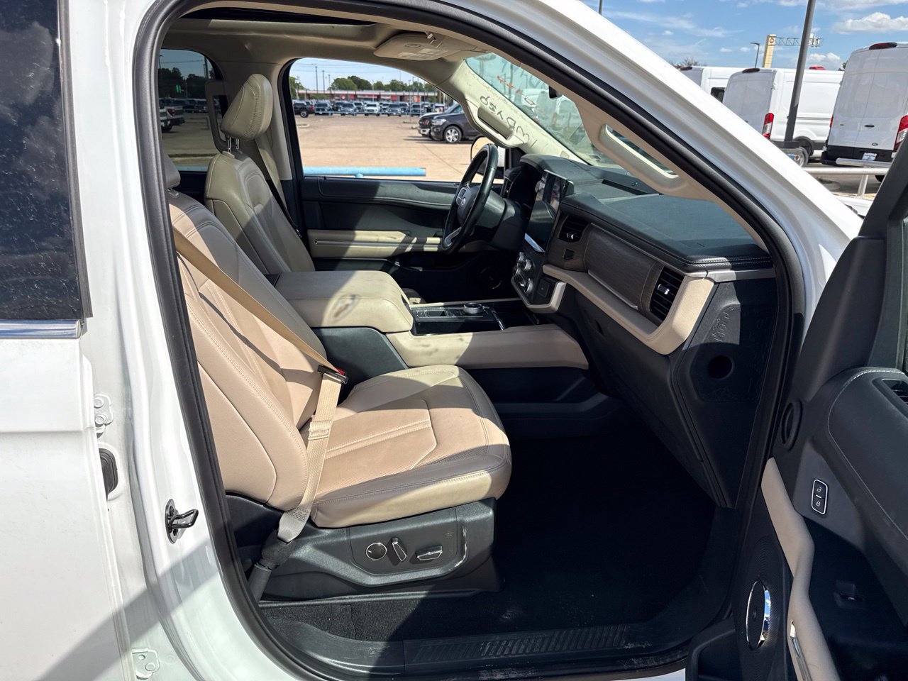 Used 2024 Ford Expedition Max Limited RWD image 13