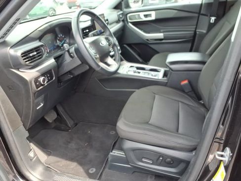 Used 2023 Ford Explorer XLT AWD/4WD image 11