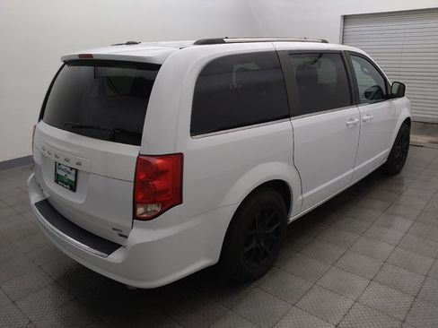 Used 2019 Dodge Grand Caravan SXT FWD image 9