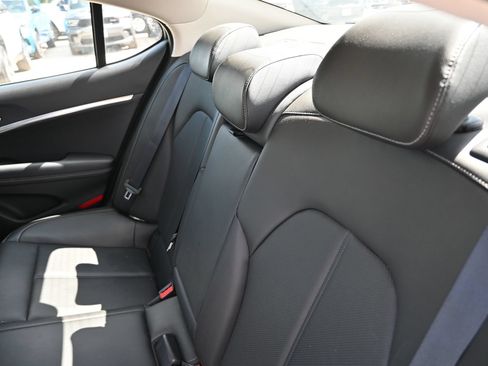 Used 2025 Genesis G70 2.5T RWD image 27