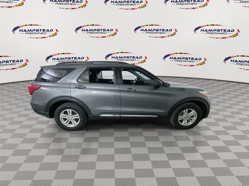 Used 2021 Ford Explorer XLT w/ Equipment Group 202A AWD/4WD image 9