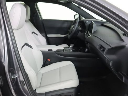 New 2026 Lexus UX 300h FWD image 13