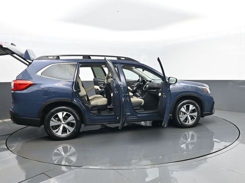 Used 2025 Subaru Ascent Premium image 30