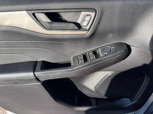 Used 2022 Ford Escape SE image 20