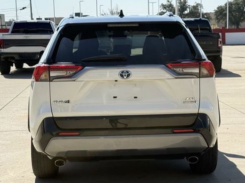 Used 2022 Toyota RAV4 XSE image 5