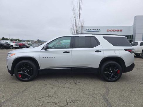 Used 2021 Chevrolet Traverse Premier w/ Redline Edition image 2
