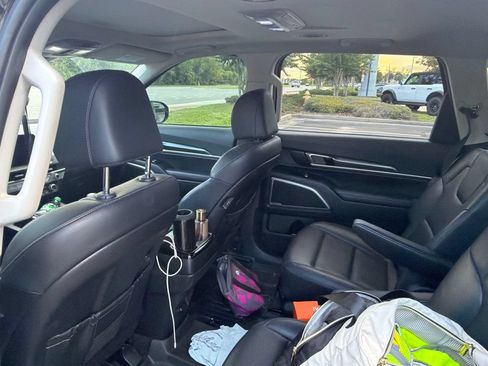 Used 2024 Kia Telluride S w/ S Sunroof Package FWD image 13
