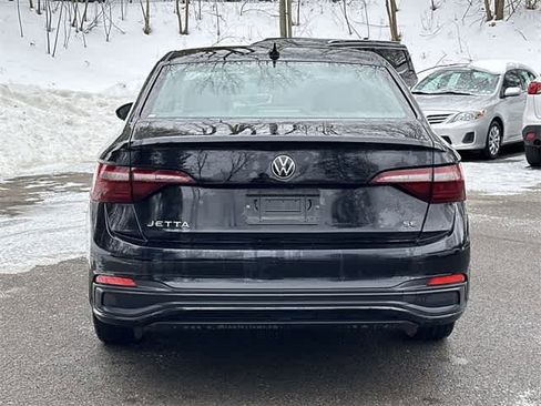 Used 2024 Volkswagen Jetta SE image 4