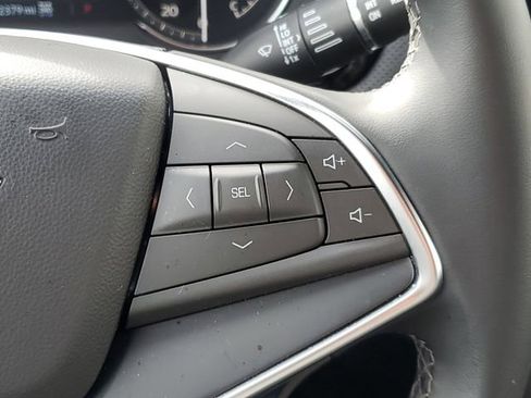Certified 2025 Cadillac XT5 Luxury w/ LPO, Floor Liner Package AWD/4WD image 19