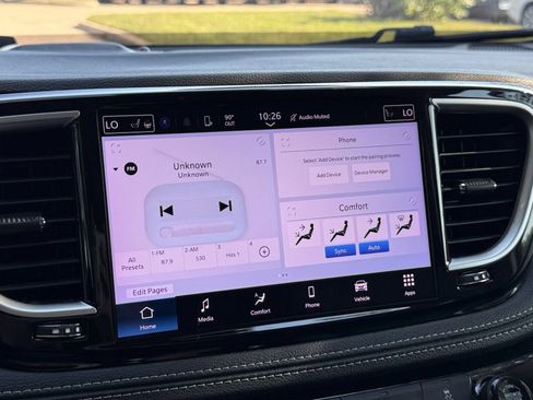 Used 2023 Chrysler Pacifica Touring-L FWD image 20