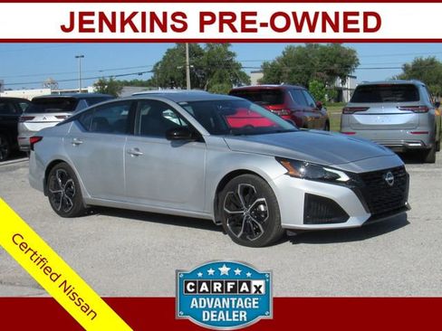 Certified 2023 Nissan Altima 2.5 SR FWD image 1