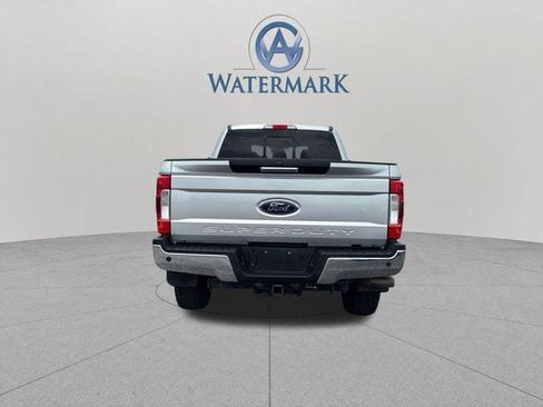 Used 2017 Ford F250 Lariat w/ Lariat Value Package AWD/4WD image 4