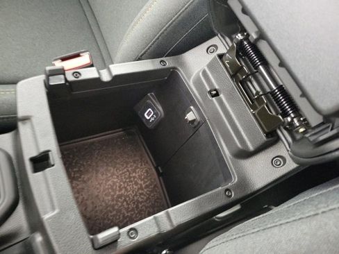 Certified 2024 Jeep Wrangler Sport S image 21