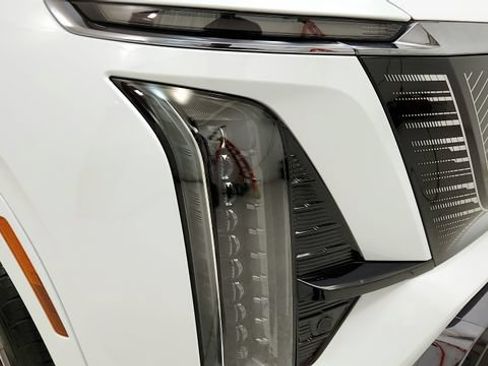 Used 2026 Cadillac Vistiq Platinum w/ LPO, Floor Liner Package AWD/4WD image 22