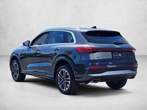Certified 2025 Audi Q5 Premium w/ Convenience Package AWD/4WD image 7