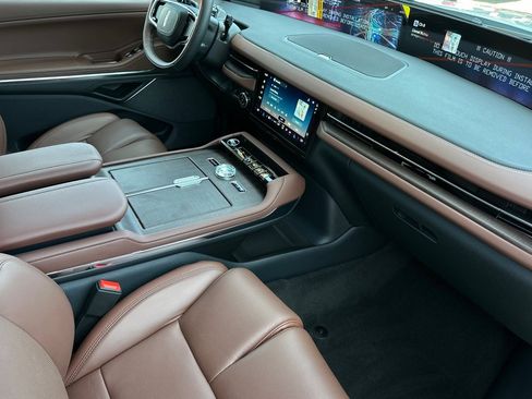 New 2026 Lincoln Navigator L Reserve AWD/4WD image 16