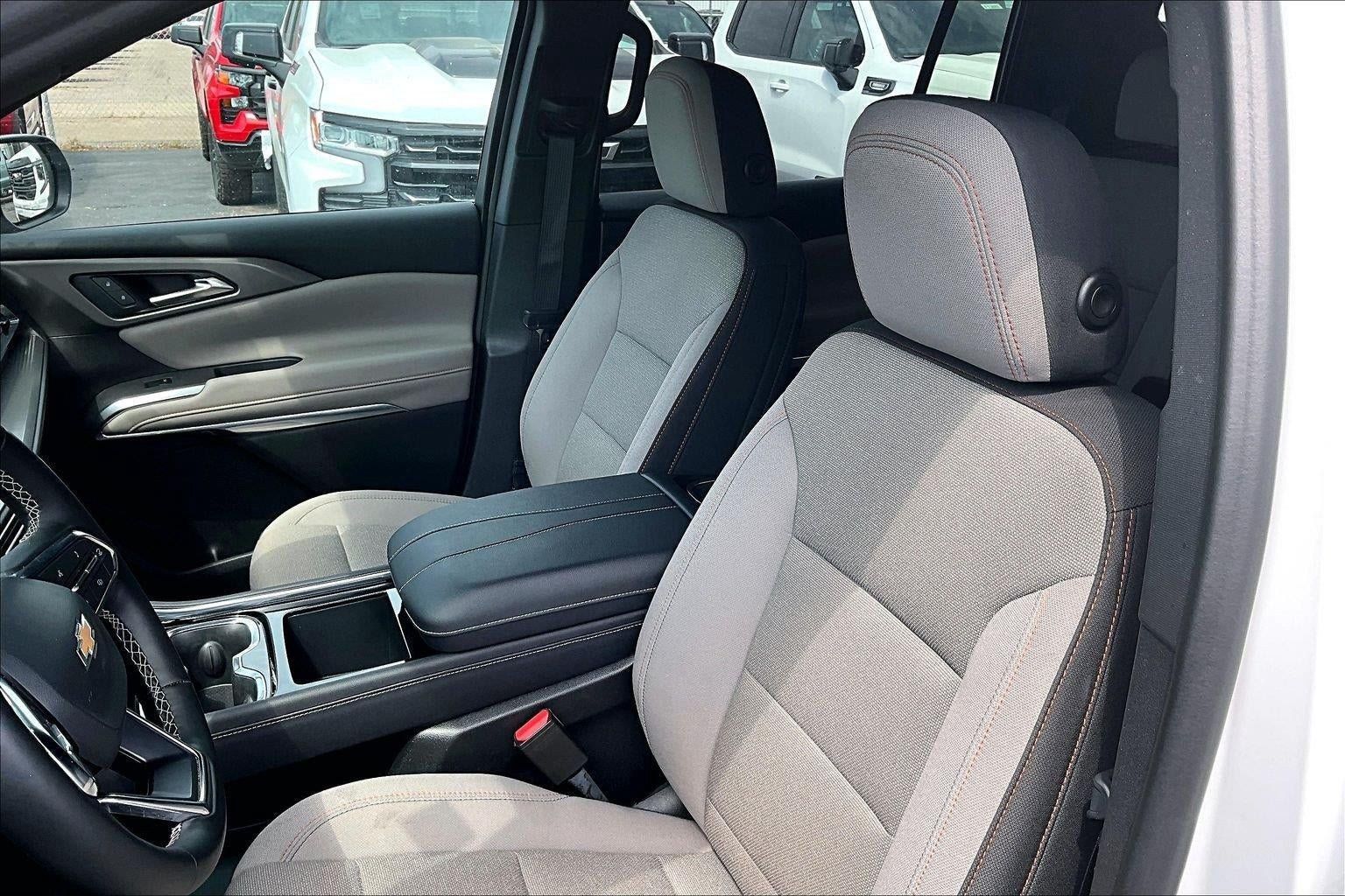 Used 2026 Chevrolet Traverse LT w/ Driver Confidence Package FWD image 23