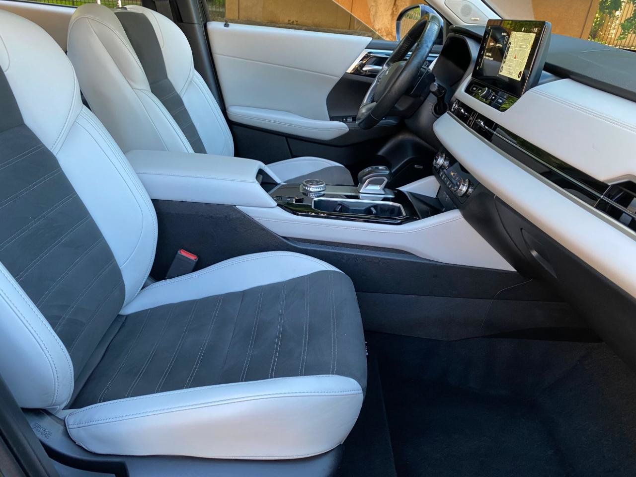 Used 2025 Mitsubishi Outlander SE FWD image 57