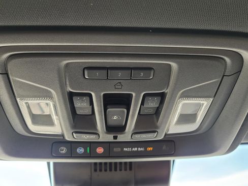 Used 2024 Chevrolet Silverado 2500 High Country w/ High Country Premium Package AWD/4WD image 30
