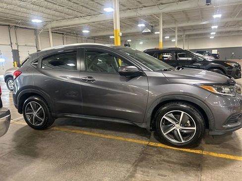 Used 2021 Honda HR-V EX-L image 2