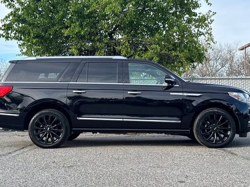 Used 2019 Lincoln Navigator L Select image 3