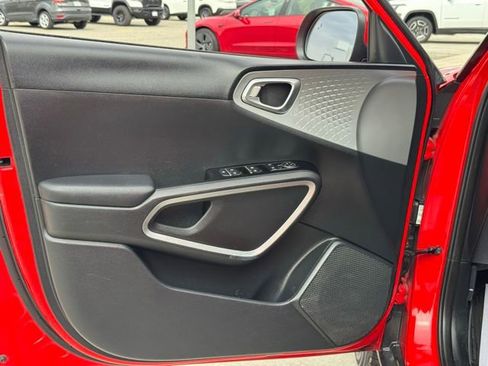Used 2024 Kia Soul LX w/ Option Group 015 FWD image 26