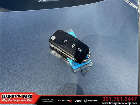 Used 2017 Volkswagen Jetta Sport FWD image 34