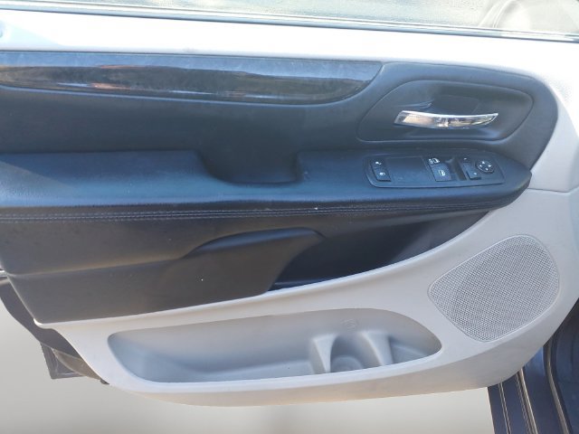 Used 2016 Dodge Grand Caravan SE w/ Quick Order Package 29E SE FWD image 10