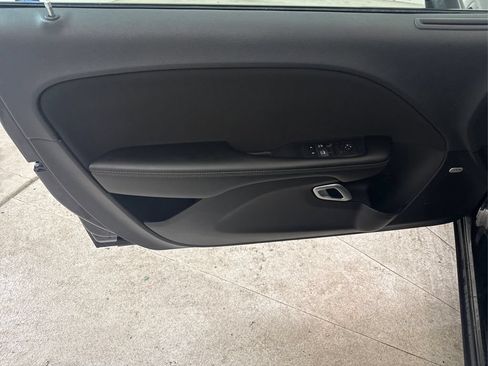 Used 2023 Dodge Challenger SXT RWD image 30