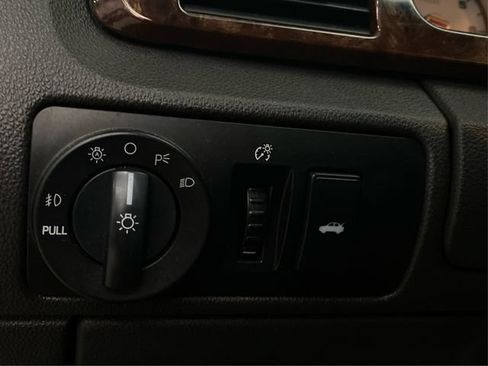 Used 2005 Ford Five Hundred Limited FWD image 24