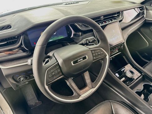 Used 2023 Jeep Grand Cherokee 30th Anniversary image 14